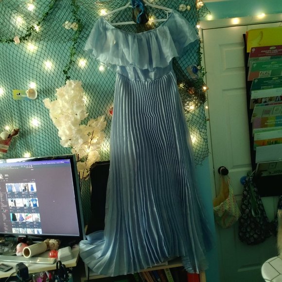Light blue pleated off the shoulder dress - Picture 2 of 3